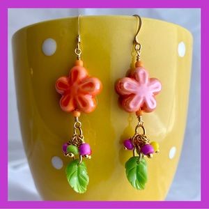 🌸 Sweet dangly orange earrings with ceramic and glass beads